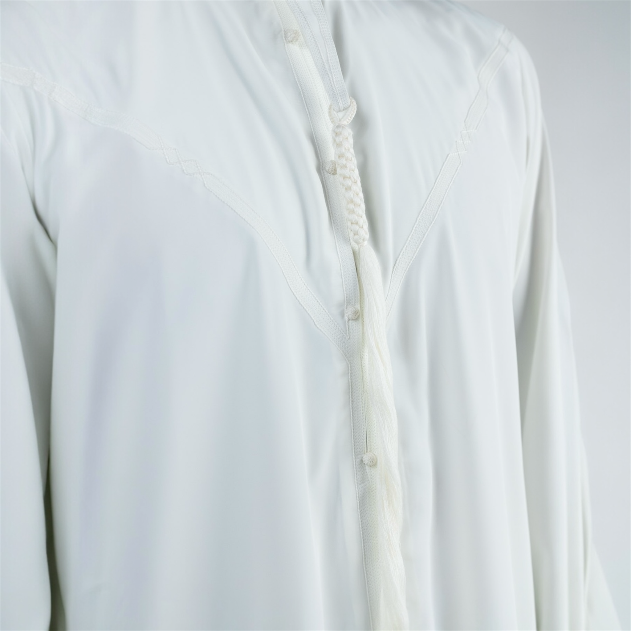 Off White Emirati Thobe + Tassel