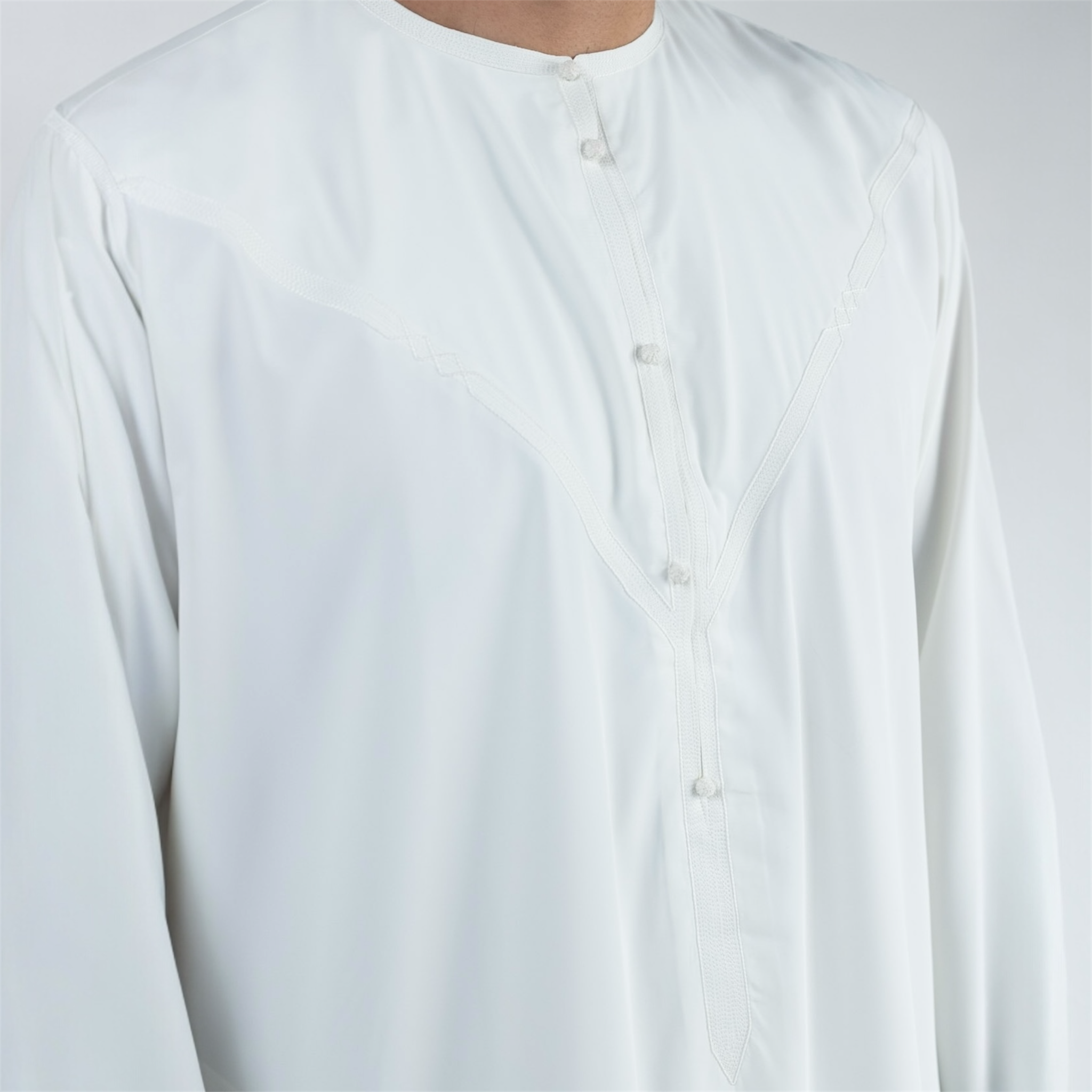 Off White Emirati Thobe + Tassel