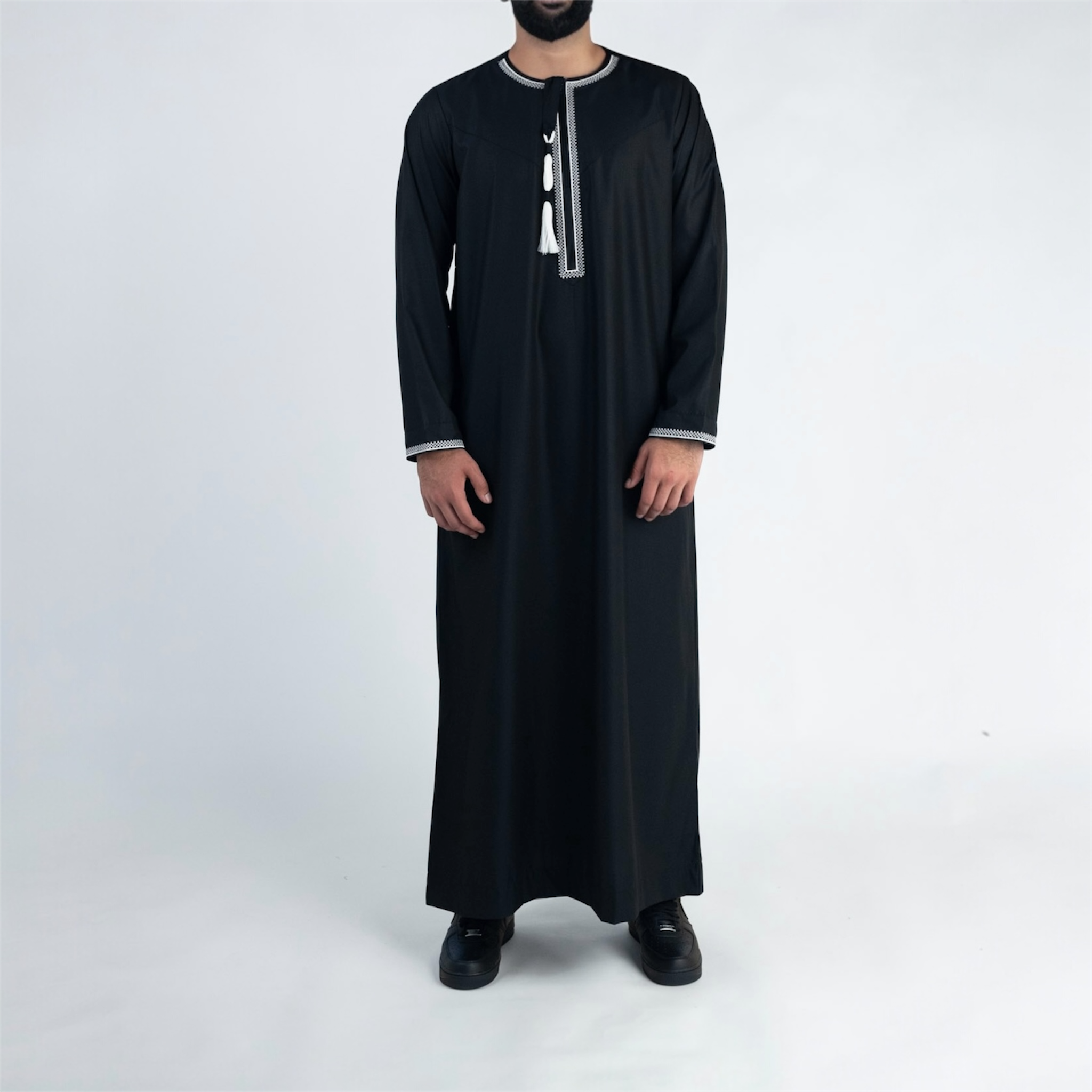 Black & White Omani Thobe + Tassel