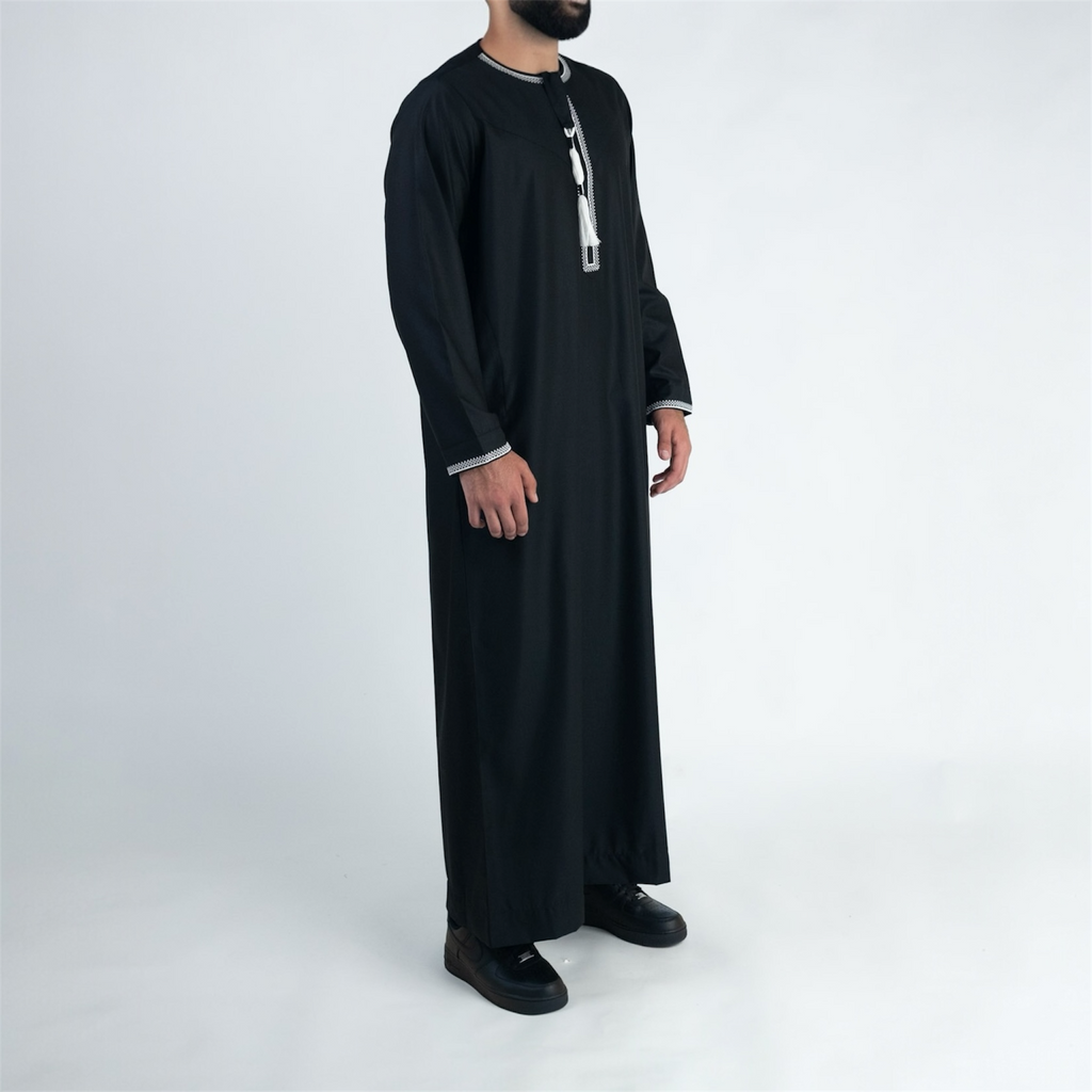 Black & White Omani Thobe + Tassel