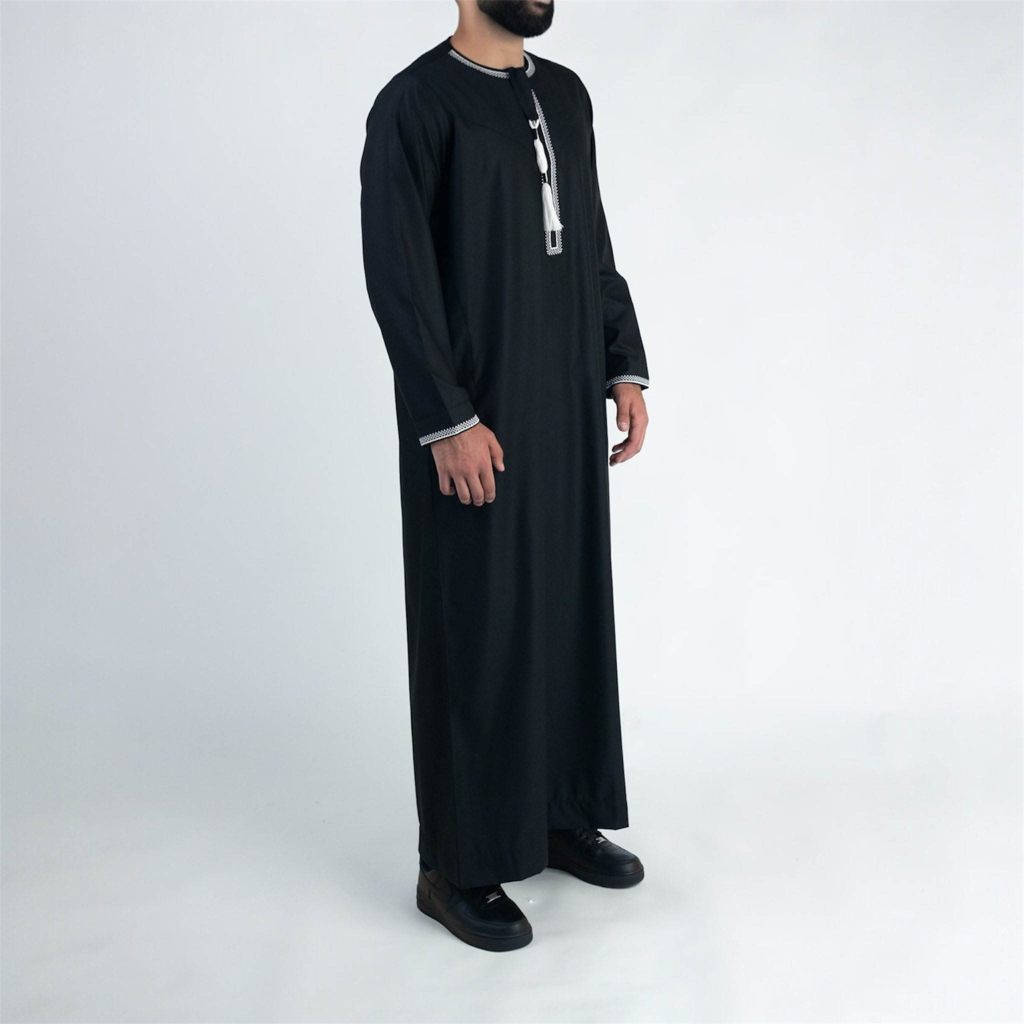 Black & White Omani Thobe + Tassel