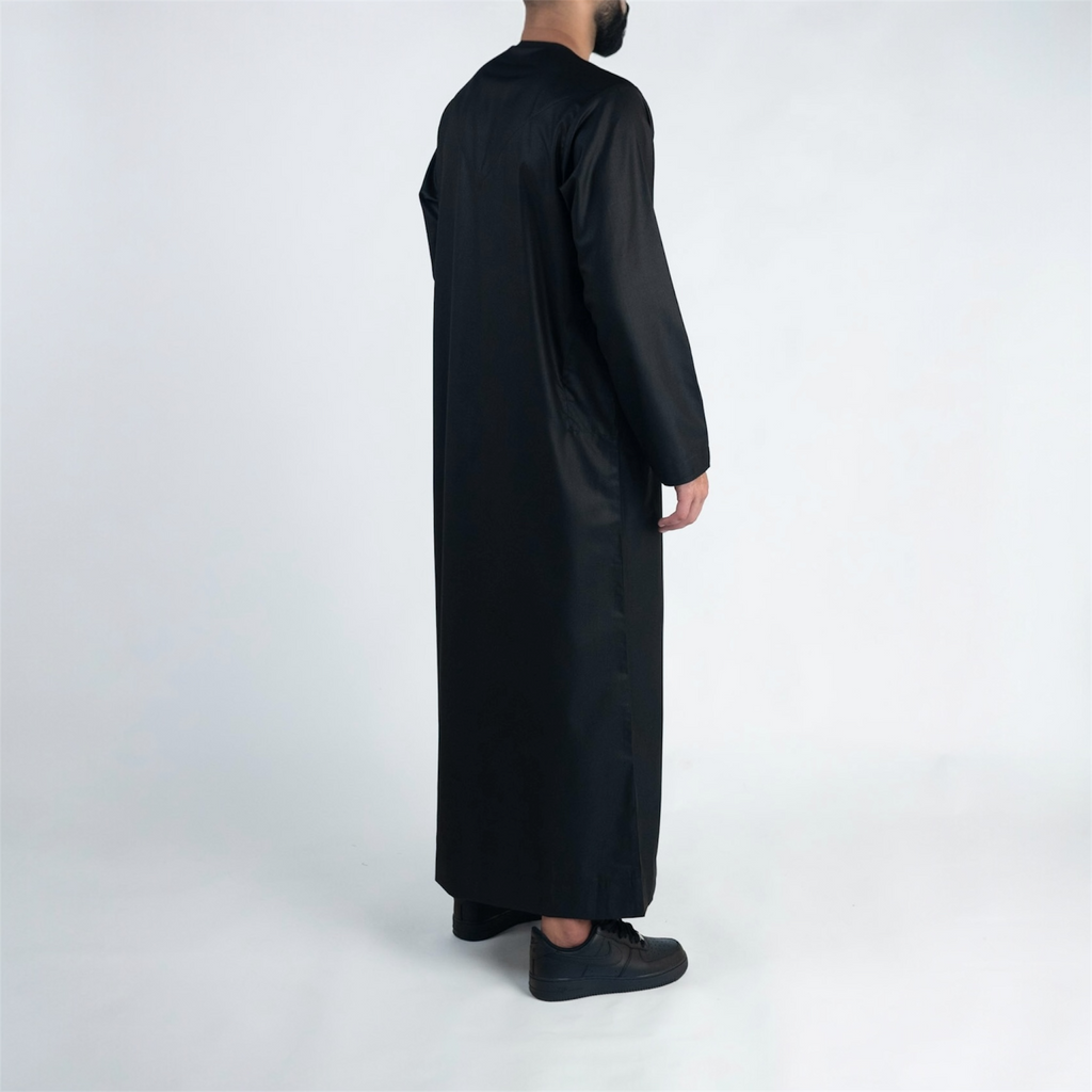 Black & White Omani Thobe + Tassel
