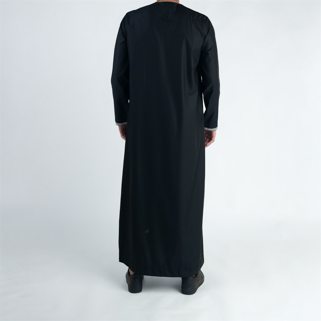 Black & White Omani Thobe + Tassel